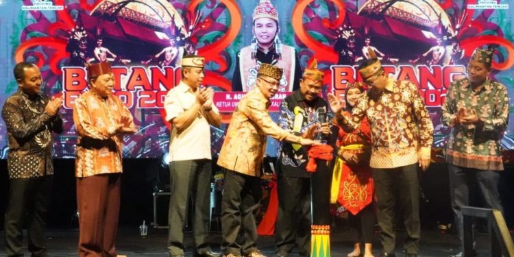 Sekda Kalteng H Nuryakin Buka Betang Expo Tahun 2023