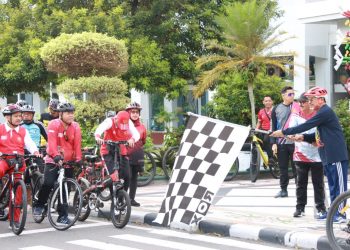 Peringati Hari Pahlawan dan Jelang Gelar UCI MTB, Pemprov. Kalteng Gelar Bersepeda Gembira