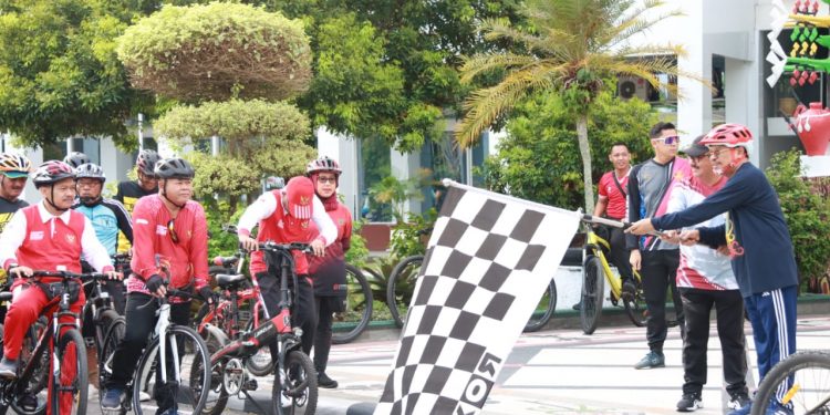 Peringati Hari Pahlawan dan Jelang Gelar UCI MTB, Pemprov. Kalteng Gelar Bersepeda Gembira
