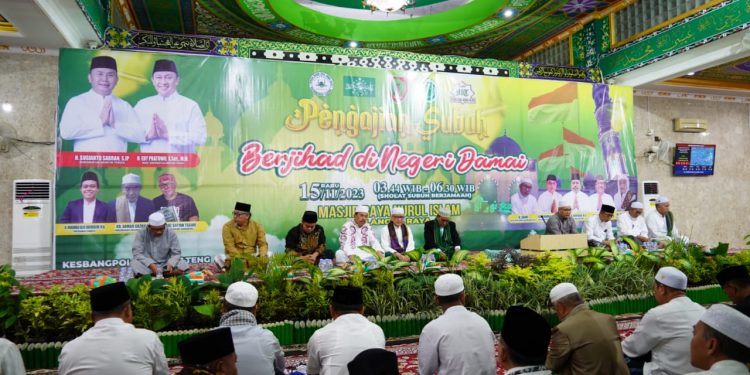 Cegah Paparan Radikal Terorisme, Pemprov. Kalteng Gelar Salat Subuh Berjamaah dan Tausiyah Keagamaan