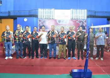 Asisten Adum Buka Kejuaraan Bulutangkis Gubernur Kalteng Open 2023