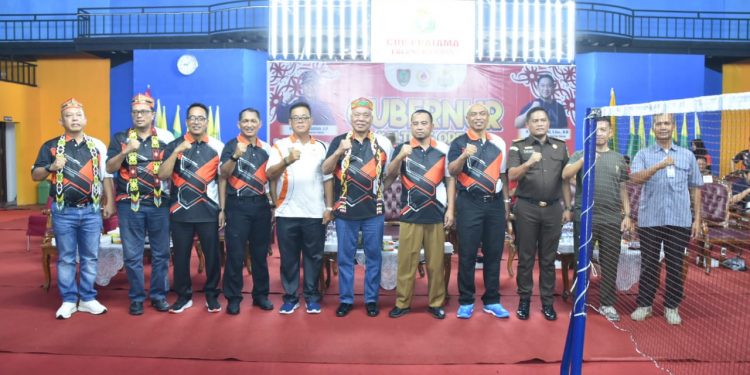 Asisten Adum Buka Kejuaraan Bulutangkis Gubernur Kalteng Open 2023