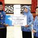 Wagub Kalteng Sematkan Tanda Kehormatan Satyalancana Karya Satya Kepada 49 Orang ASN