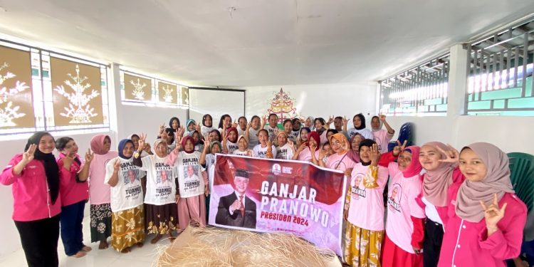 Tingkatkan Ekonomi Kreatif, Srikandi Ganjar Beri Pelatihan Menganyam Untuk Mak-Mak di Kalteng