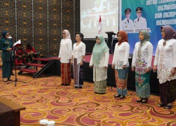 Kukuhkan Bunda Literasi, Ivo Sugianto Sabran: Peran Bunda Literasi Sangat Penting Bantu Galakkan Promosi Gemar Membaca