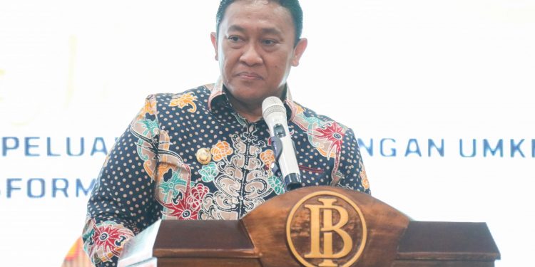Wagub H. Edy Pratowo Buka Seminar Nasional ISEI 2023