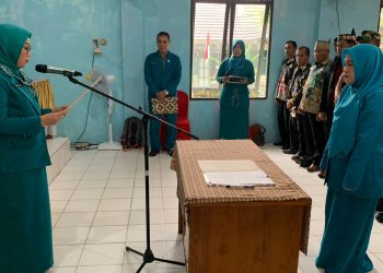 Ketua TP-PKK Barsel Lantik Ketua TP-PKK Kecamatan Dusun Hilir