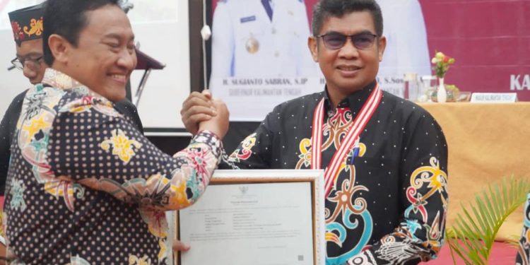 Usung Proper SATUKITA Kadis Kominfosantik Kalteng Raih Predikat Prestasi Istimewa PKN II