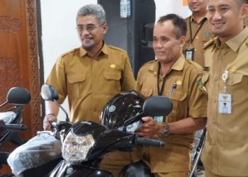 Pemko Serahkan Bantuan Kendaraan Operasional kepada Satuan Pendidikan Daerah Terpencil