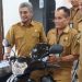 Pemko Serahkan Bantuan Kendaraan Operasional kepada Satuan Pendidikan Daerah Terpencil