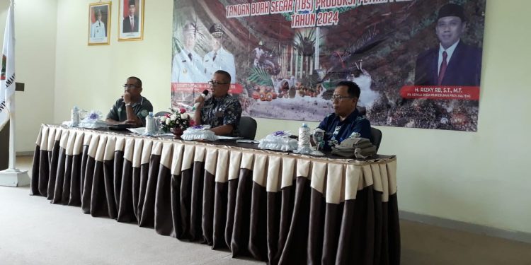 Disbun Prov. Kalteng Gelar Rapat Penetapan Harga TBS Kalteng Periode Bulan Desember 2023