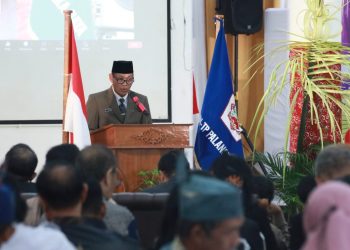 Sahli Gubernur Yuas Elko Hadiri Pengukuhan Guru Besar Bidang Ilmu Filsafat Agama Hindu