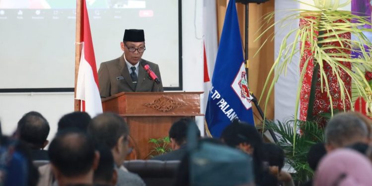 Sahli Gubernur Yuas Elko Hadiri Pengukuhan Guru Besar Bidang Ilmu Filsafat Agama Hindu