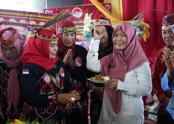 Asisten Ekbang Hadiri HUT Asosiasi Bawi Dayak Budaya dan Pariwisata Provinsi Kalimantan Tengah Ke-7 Tahun 2024
