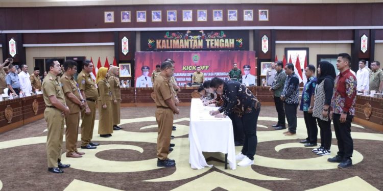 Gubernur Sugianto Sabran Pimpin Kick Off Penandatanganan Kontrak PBJ TA 2024