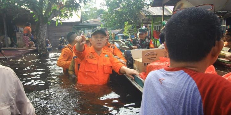 Gerak Cepat, Pemkab Barsel Distribusikan Bantuan Kepada Korban Banjir