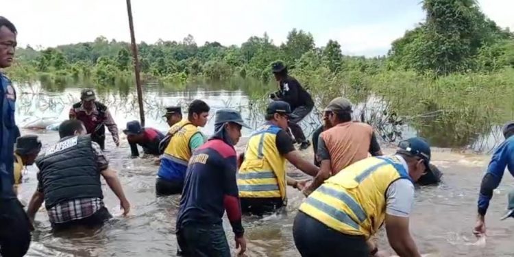 Kepala Balai Sungai Kalimantan III Kunjungi Lokasi Banjir