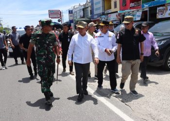 Usai Pencoblosan, Gubernur Kalteng Kunjungi Sejumlah TPS di Kota Palangka Raya