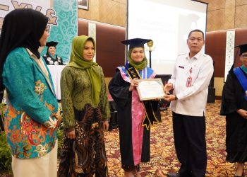 Sahli Yuas Elko Sampaikan Harapan dan Pesan pada Wisuda ke-XV dan Dies Natalis ke-XVIII TA 2022/2023 Akbid Betang Asi Raya