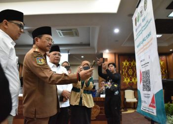 Hadiri Pelantikan BWI Kalteng, Sekda Nuryakin Sekaligus Launching Wakaf Uang Tunai