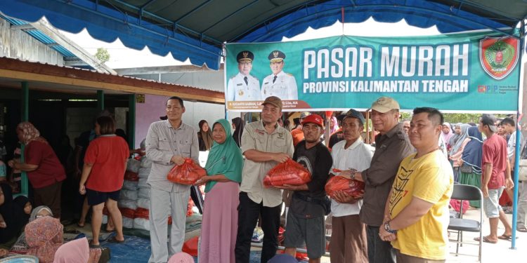 Pempov Kalteng Gelar Pasar Murah di Masjid Al-Muhajirin Kereng Pangi
