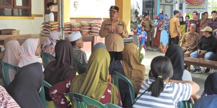 Sekda H. Nuryakin Buka Pasar Murah pada Empat Lokasi di Murung Raya