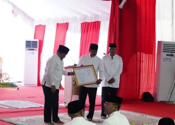 Wagub Serahkan Simbolis Surat Keterangan Tanah Kepada Pangdam XII/Tpr