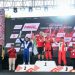 Pj Gubsu Berikan Piala Untuk Juara F1 Powerboat Danau Toba 2024