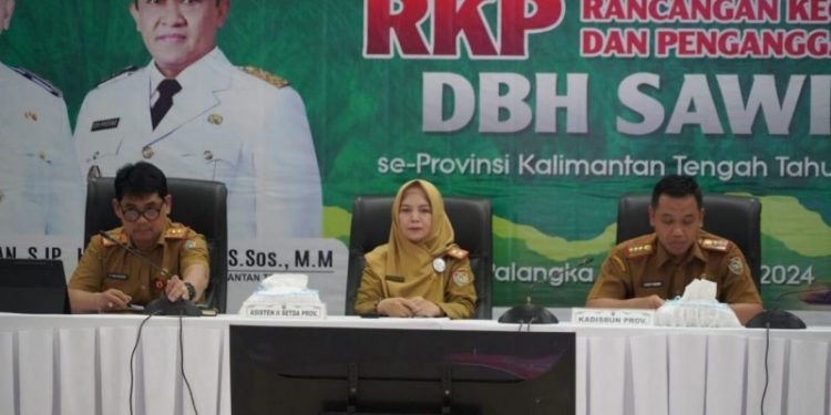 Asisten Ekbang Sri Widanarni Pimpin Pembahasan RKP DBH Sawit Se-Kalteng