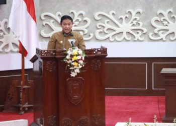 Wagub Edy Pratowo Sampaikan Pendapat Akhir/ Pidato Gubernur Terhadap Tiga Raperda Provinsi Kalteng