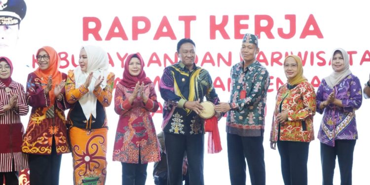 Wakil Gubernur Edy Pratowo Buka Rakerda Kebudayaan dan Pariwisata Se-Kalteng Tahun 2024