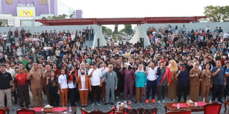 Maknai Hardiknas, Gubernur Kalteng Gratiskan Pasar Murah Untuk Mahasiswa