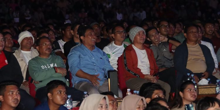 Dukung Timnas U-23, Gubernur Kalteng Bersama Masyarakat Nobar