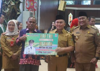 Gubernur Kalteng Launching Program Kartu Tani Berkah Untuk Petani