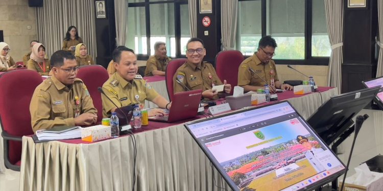 Pj Bupati Barsel Sampaikan 10 Indikator Program dan Kegiatan Prioritasnya Pada Laporan Evaluasi Kinerja