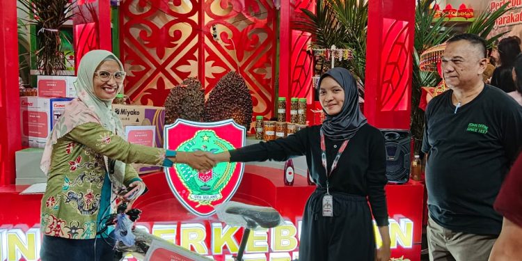 Disbun Prov. Kalteng Raih Juara Terbaik I Kategori Stand Terfavorit