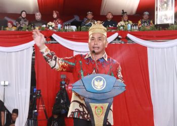 Gubernur Sugianto Sabran Buka Festival Budaya Isen Mulang 2024