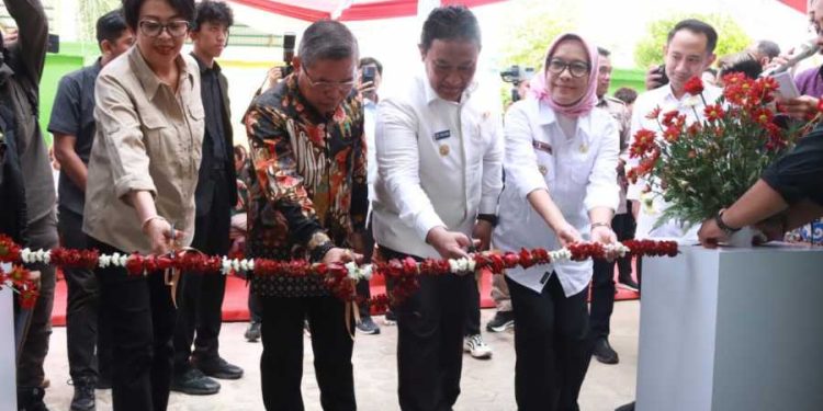 Wagub Edy Pratowo Harapkan Pusat Daur Ulang Sampah Berjalan Optimal