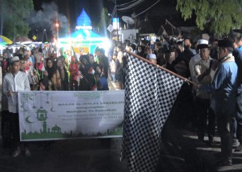 Pawai Tanglong Bagarakan Sahur di Buntok Disambut Antusias Masyarakat