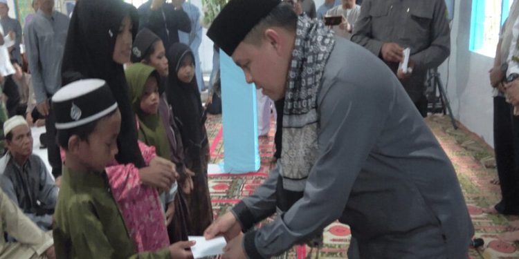 Pj Bupati Barsel Hadiri Kegiatan Safari di Desa Muara Talang