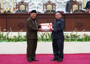 Sekda Nuryakin Sampaikan Dua Naskah Raperda Provinsi Kalteng