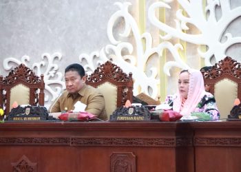 Wagub Edy Pratowo dengarkan Pemandangan Umum Fraksi-Fraksi Pendukung DPRD Terhadap Raperda Provinsi Kalteng