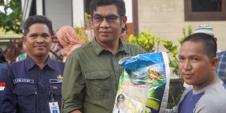 Mewakili Gubernur, Kadis Kominfosantik Buka Pasar Murah di Kabupaten Barito Utara