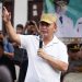 Gubernur Sugianto Sabran Salurkan 3500 Paket Sembako Gratis ke Desa Asam Baru dan Hanau