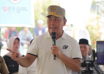 Gubernur Sugianto Sabran Bagikan 6.000 Paket Sembako Gratis untuk ASN Gol II, I, Tenaga Kontrak, Ormas dan Masyarakat Sidorejo Kabupaten Kobar
