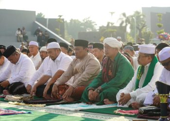 Jajaran Pemprov Kalteng Salat Iduladha di Bundaran Besar Palangka Raya