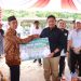 Wagub Kalteng Salurkan 500 Paket Sembako dan 17 Ekor Hewan Qurban di Kapuas