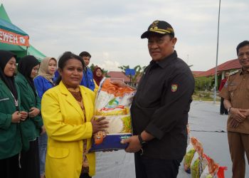 Wagub Kalteng Gratiskan 1.500 Paket Sembako untuk Mahasiswa Barito Utara