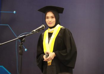 Ketua TP-PKK Kalteng Ivo Sugianto Sabran Motivasi Wisudawan agar Bermanfaat Bagi Orang Lain