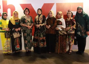 Hadiri Fashion Show Wastra Kalteng, Ketua Dekranasda Ivo Sugianto Sabran: Sebagai Masyarakat Kalteng Saya Bangga
